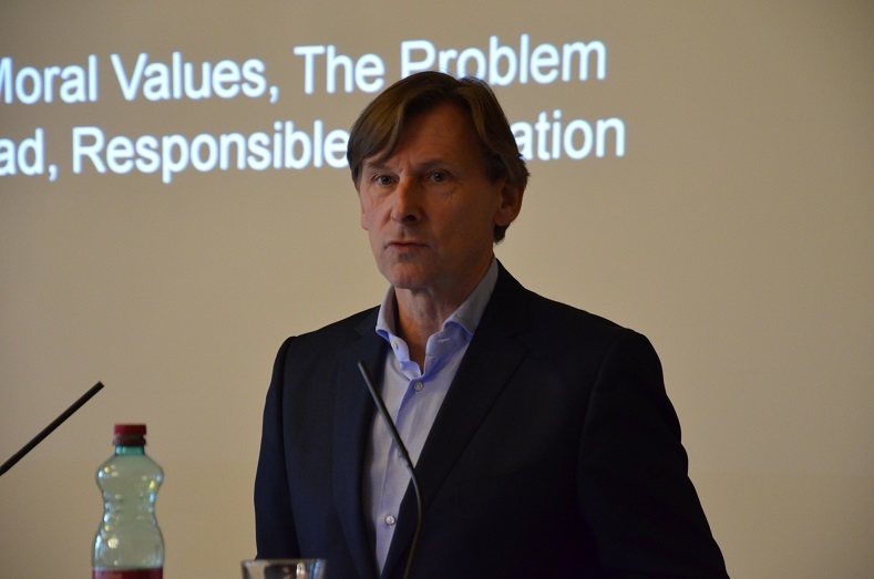 Jeroen van den Hoven, TU Delft